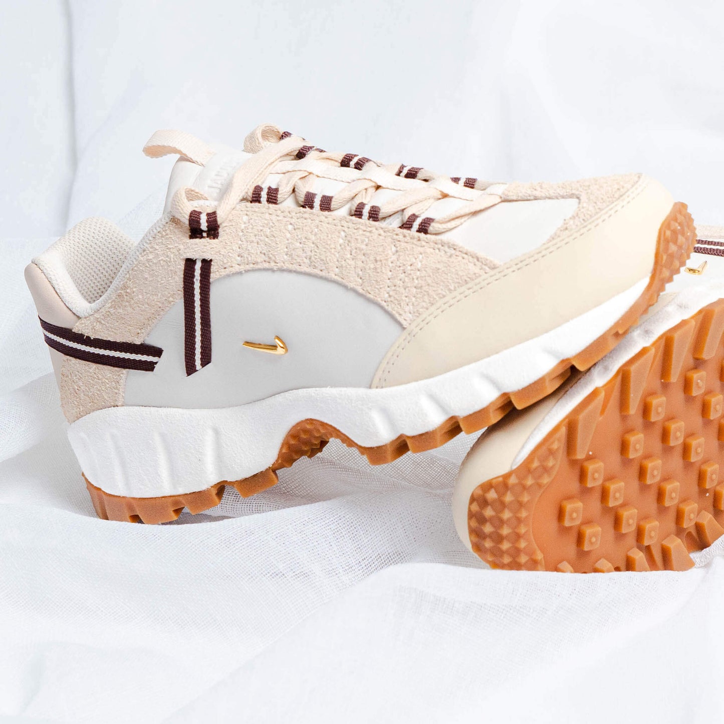 Nike Nike Air Humara LX Jacquemus Beige - DR0420-001