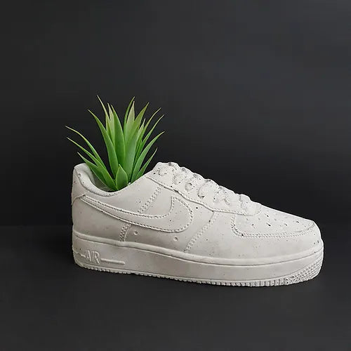 Pot Air Force 1 en ciment